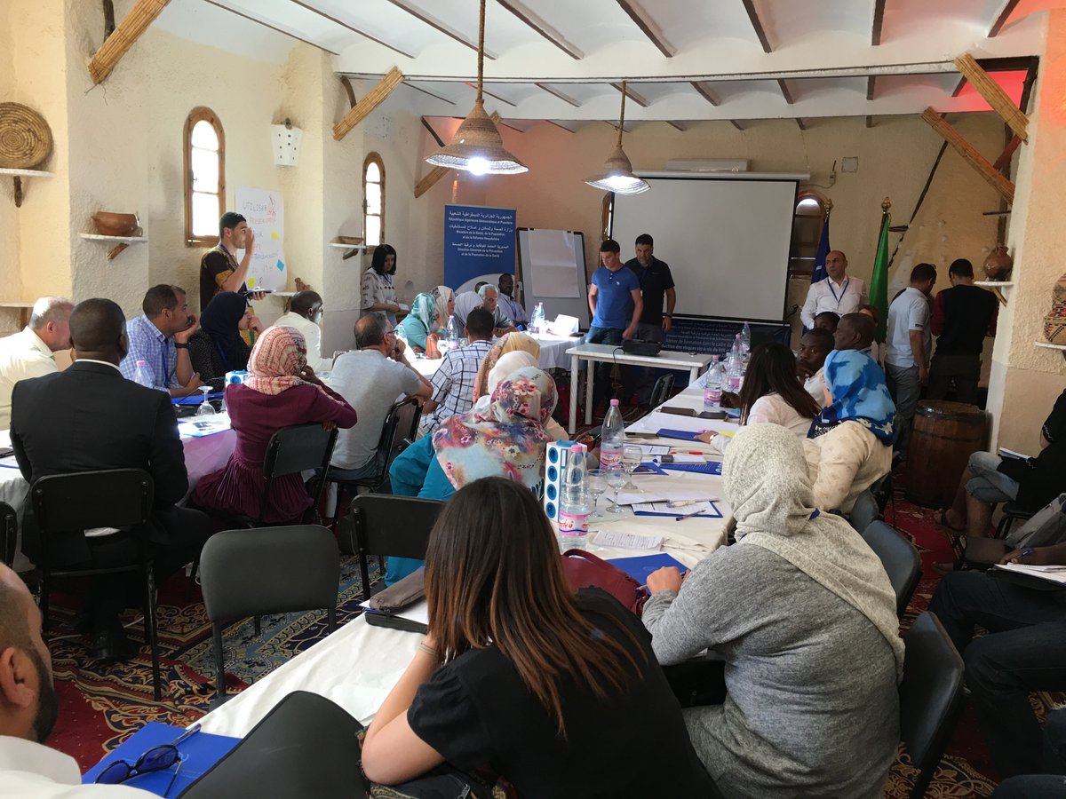 Preyntjens's tweet photo. Formation de 50 intervenants pour la prévention et réduction des risques VIH/IST #Tamanrasset organisée par le #MSPRH avec le soutien de @ONUmigration #Algerie et @ONUSIDAAlgerie en présence de #migrants @IOM_MENA @IOM_Dev @UNICALGIERS https://t.co/SgLDCmE9Ze