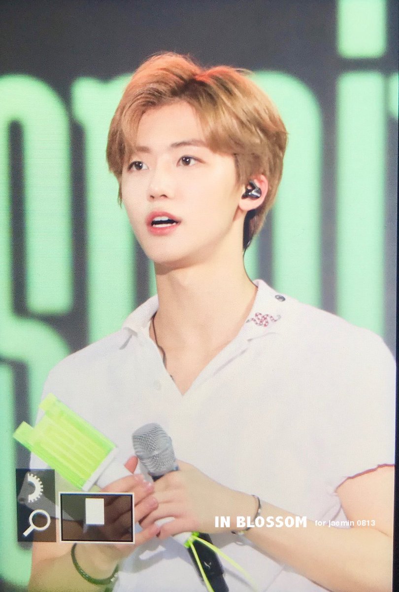 jaemin_th's tweet photo. ฮื่ออยากได้ แท่งไฟเหรอ หึ นาแจมินคร่าา https://t.co/BcfToQx1AU