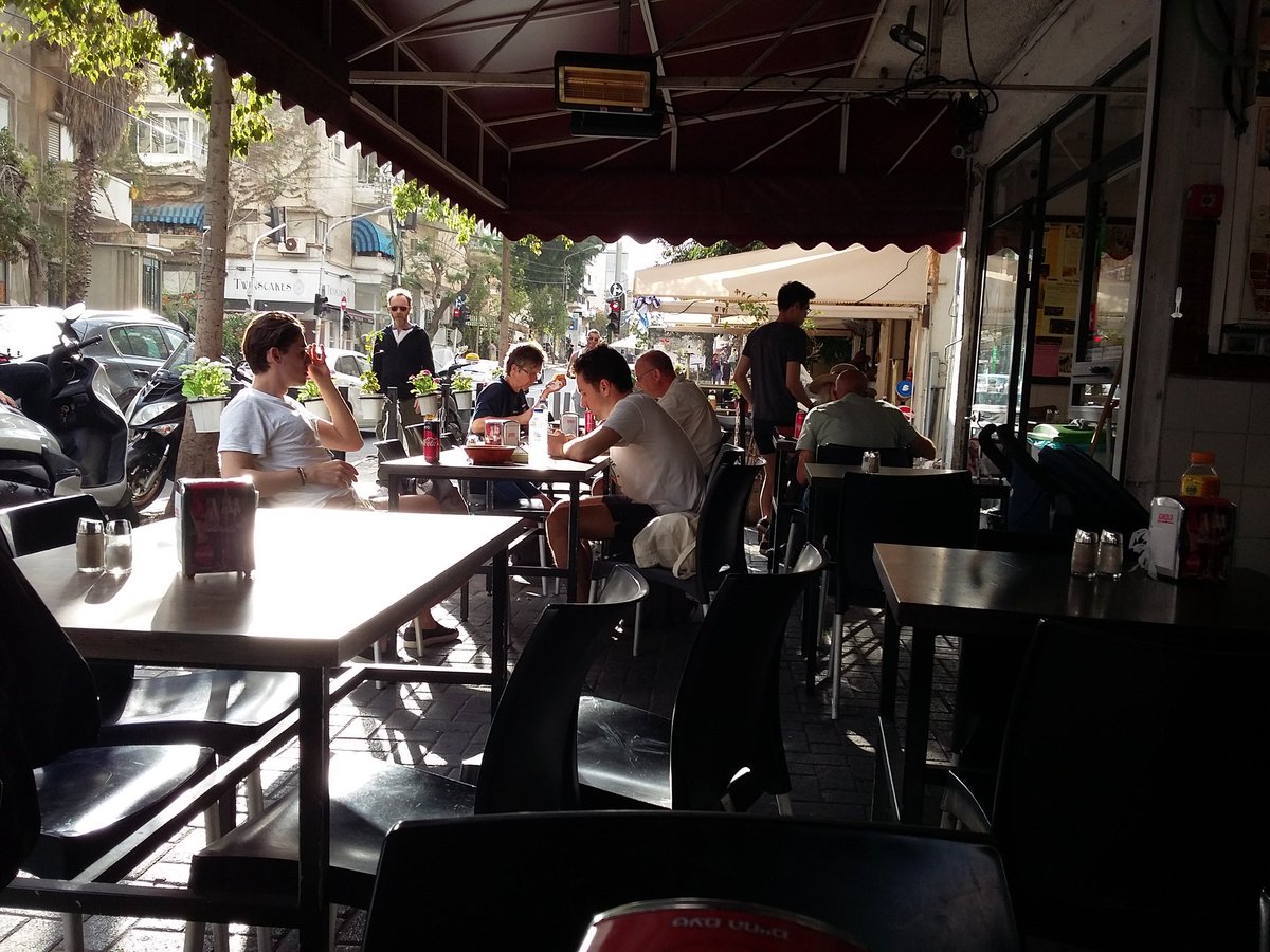minimalist000's tweet image. Super #Shwarma at #FalafelGabay in @TelAviv  #DinnerOutside #MiddleEast