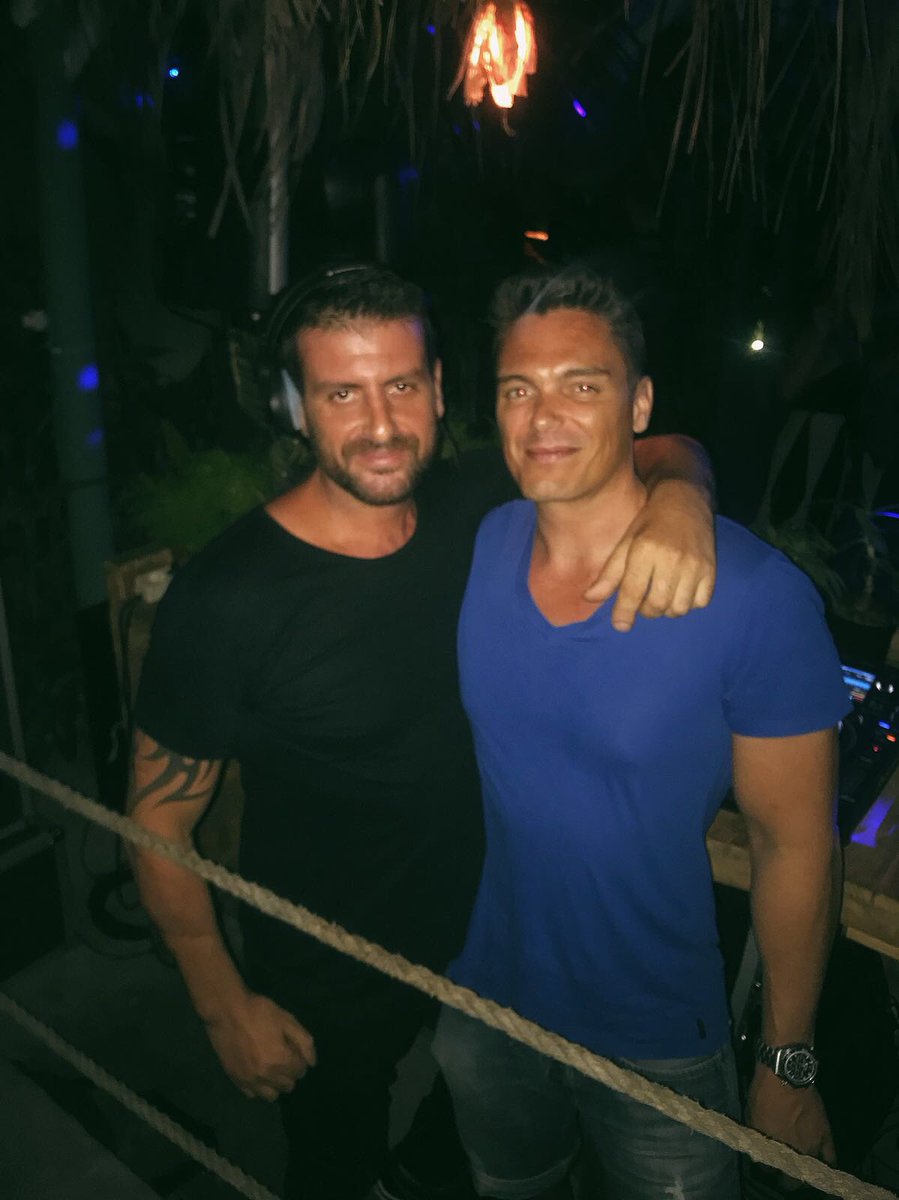 Here's a little taster of my set at the Jungle Club Bali with my brother in arms; Ben Burgess! #bali #housemusic

mixcloud.com/oliverlang3975…