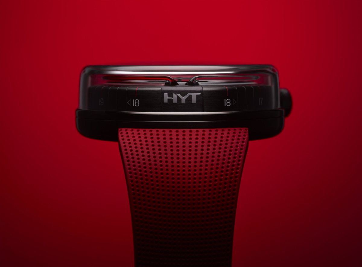 HYTWatches's tweet photo. THE H0 CLOCHE-LIKE SAPPHIRE GLASS SWELLS THE NECESSARY FUNCTION OF PROTECTION INTO A BEAUTIFUL, WATER- INSPIRED FORM AND TRANSPORTER OF TRANSPARENCY.
#TIMEFORWARD #HYTWATCHES https://t.co/MAeaUDernu