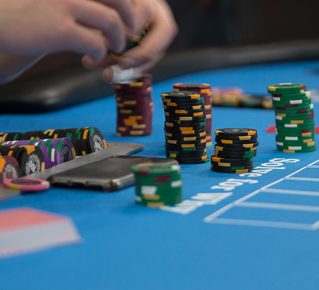 SolveForWhyTV's tweet photo. In this #SolveForWhy Advanced #PokerTraining blog, Matt Hunt parallels the decision making abilities of two #soccer greats with how to make better decisions in #poker https://t.co/k5ZweZE47O https://t.co/pMeeoIXr2M