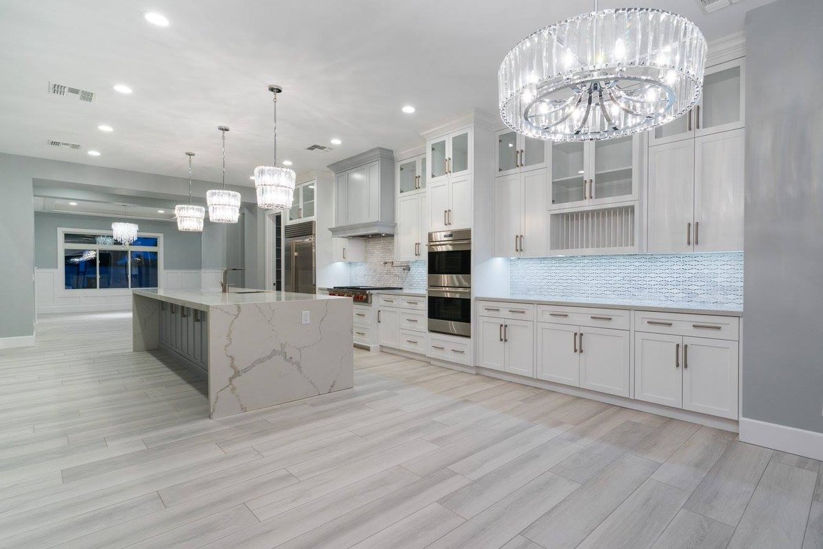 iplandesign's tweet photo. Gorgeous Kitchen in a Desert Contemporary Home in Circle G, Gilbert, AZ.
#kitchen #contemporary #customhomes #iplanllc #iplandesign #design #contemporaryhomes #houseplans #architecturaldesign #architect #mesaarchitect, #desertcontemporary https://t.co/HoJFPGRVM7