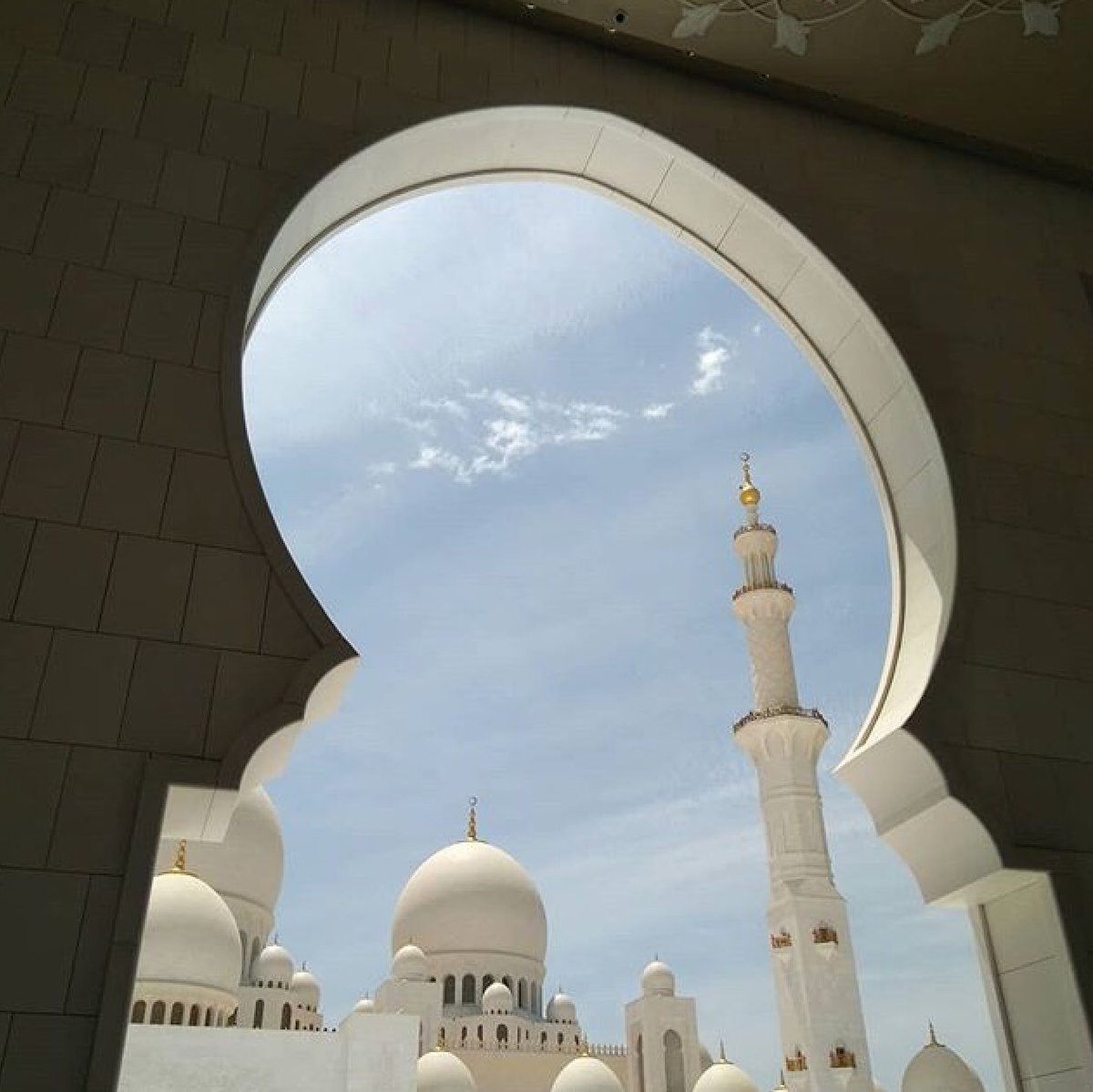 nyta9696's tweet photo. Soooo amazing place ✨🕌
Как в сказке 1001 и одна ночь...
#AbuDhabi 🇦🇪
#GoodMonday 
#aroundtheworld 🌏 https://t.co/6dzXUxPI5z