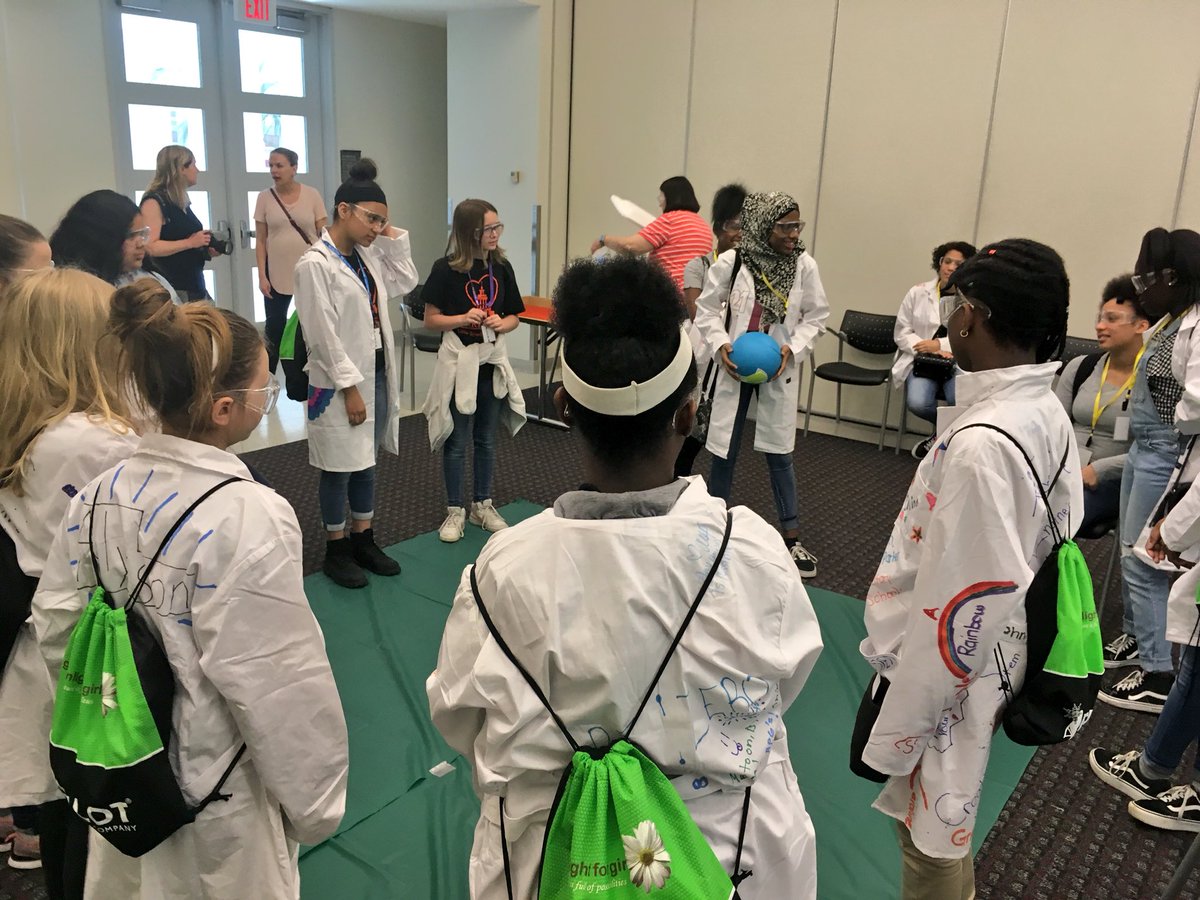 green4girls's tweet photo. Peeking into the coolest #g4gDayCincinnati #STEM workshops! #Coding #DNA #HurricaneEngineering #Camera #NanoTechnology #ChemistryOfLotions #Neuroscience #CandyPhysics #ChemistryOfIceCream #Polymers #Rollercoasters https://t.co/b9MXkoac75