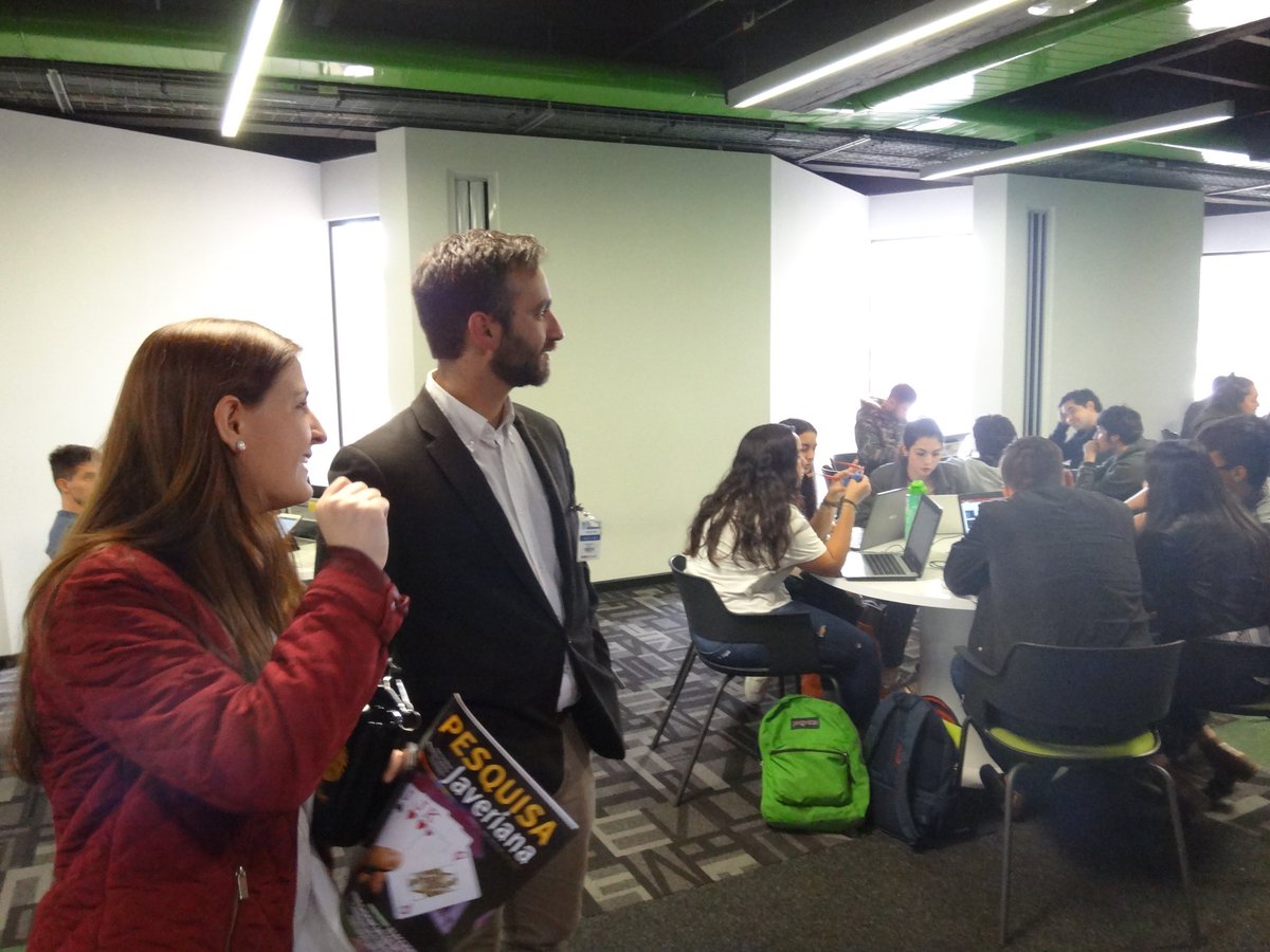 LinkYou_Project's tweet image. 👨‍💻👩‍💻🇨🇴️ Compartimos fotos de la capacitación del #ProyectoLinkYou en la @UniJaveriana, Bogotá #Colombia, a cargo de los coordinadores del proyecto del @ISCTEIUL ///
We share photos of the training of #LinkYouProject at @UniJaveriana, in charge of the #ISCTEIUL