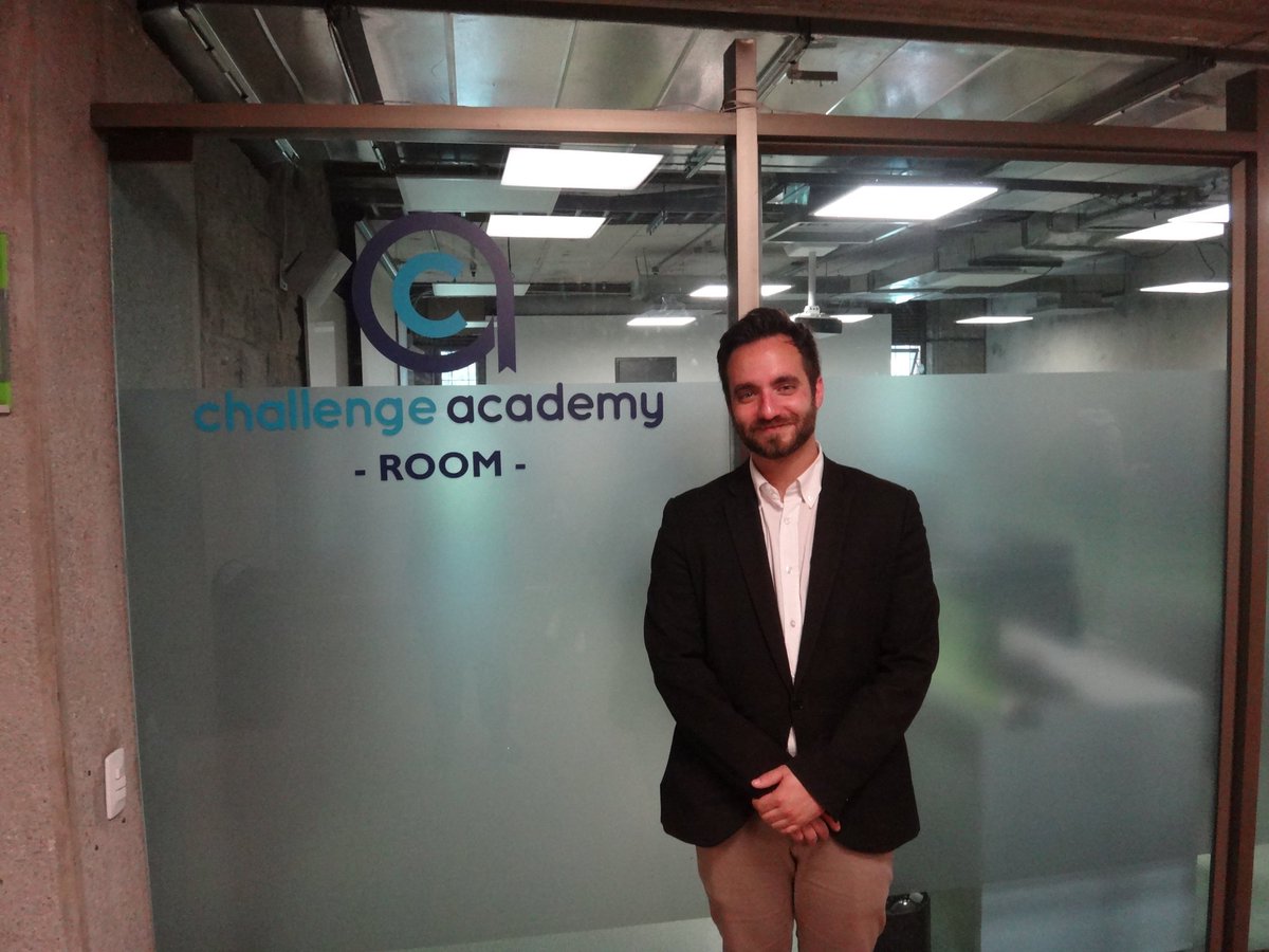 LinkYou_Project's tweet image. 👨‍💻👩‍💻🇨🇴️ Compartimos fotos de la capacitación del #ProyectoLinkYou en la @UniJaveriana, Bogotá #Colombia, a cargo de los coordinadores del proyecto del @ISCTEIUL ///
We share photos of the training of #LinkYouProject at @UniJaveriana, in charge of the #ISCTEIUL