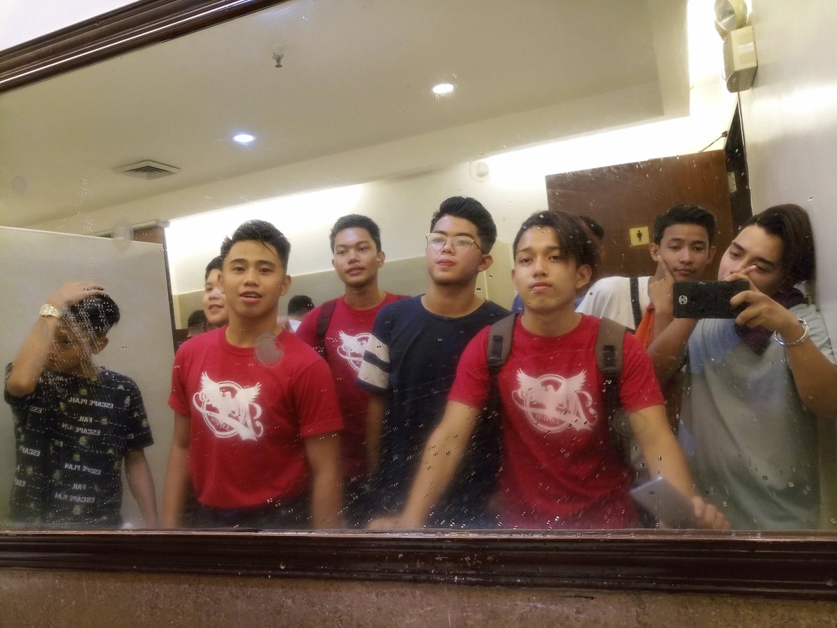 Y__ND_____N's tweet photo. HI APORTS MISSYU ALL SEE YOU NEXT SCHOOL YEAR 🙉🙉🙉👅 @thn_mgl @j_whxl @Jlnmye @jenzencarlo @_carlalei @cchhaakkss @CartecianoXyruz @einihcsti @llssdvl_ @johny_since69 yung diko na mention diko alam name niyo sa twitter pakyu kayo😂😂😂😂Lablab👅💕 https://t.co/TASiizwSsQ