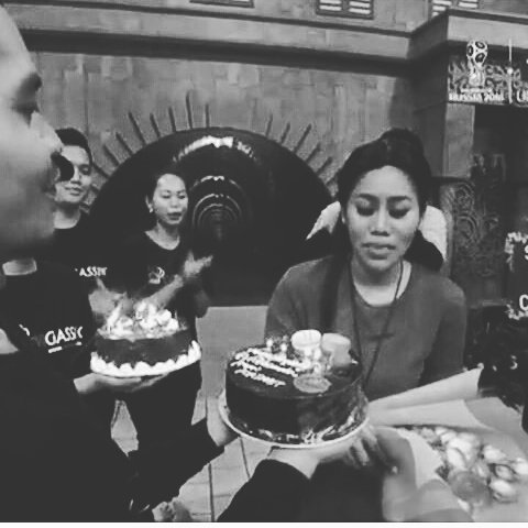 Ayo Semangat Alhamdulillah Ya kak <a href="/DA2_Evi/">EVI_MASAMBA_REAL</a> dapat Surprise lagi Jangan Nangis Lagi ya kak. Kami ada untuk kakak. Kami ada karna kakak. Semangat dan tersenyumlah Mutiara Evigassing #HbdEviMasamba27