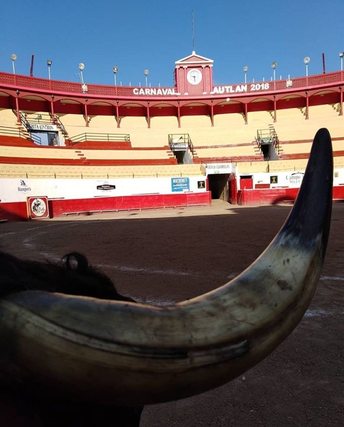CarnavalTaurino's tweet photo. #PlazaDeToros #AlbertoBalderas de #AutlanJalisco #CatedralDelJaripeo #TierraDeFiestaBrava #CarnavalAutlense https://t.co/JbrugqBM7Z