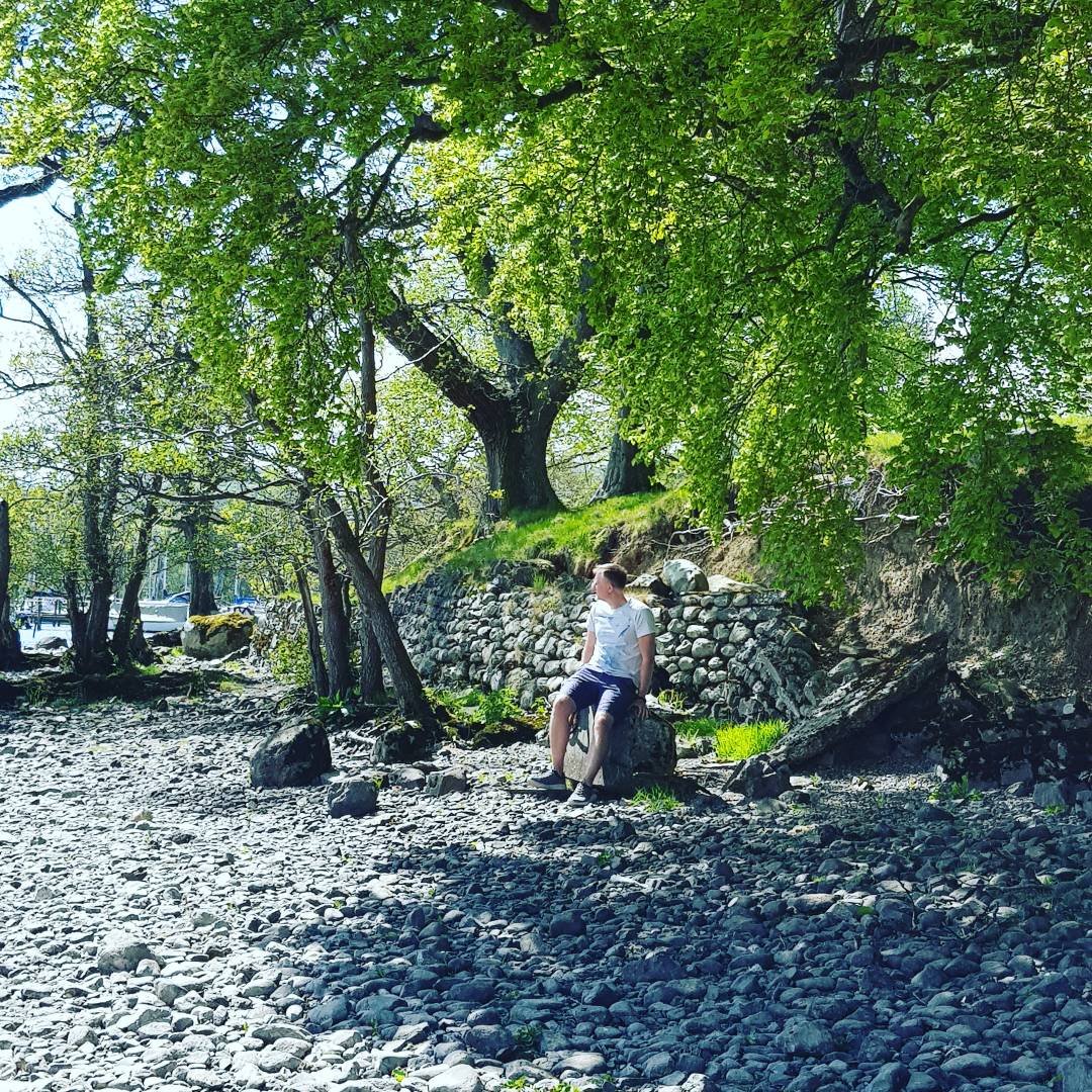 The thinker... <a href="/wardeysco/">Iain Warde</a>