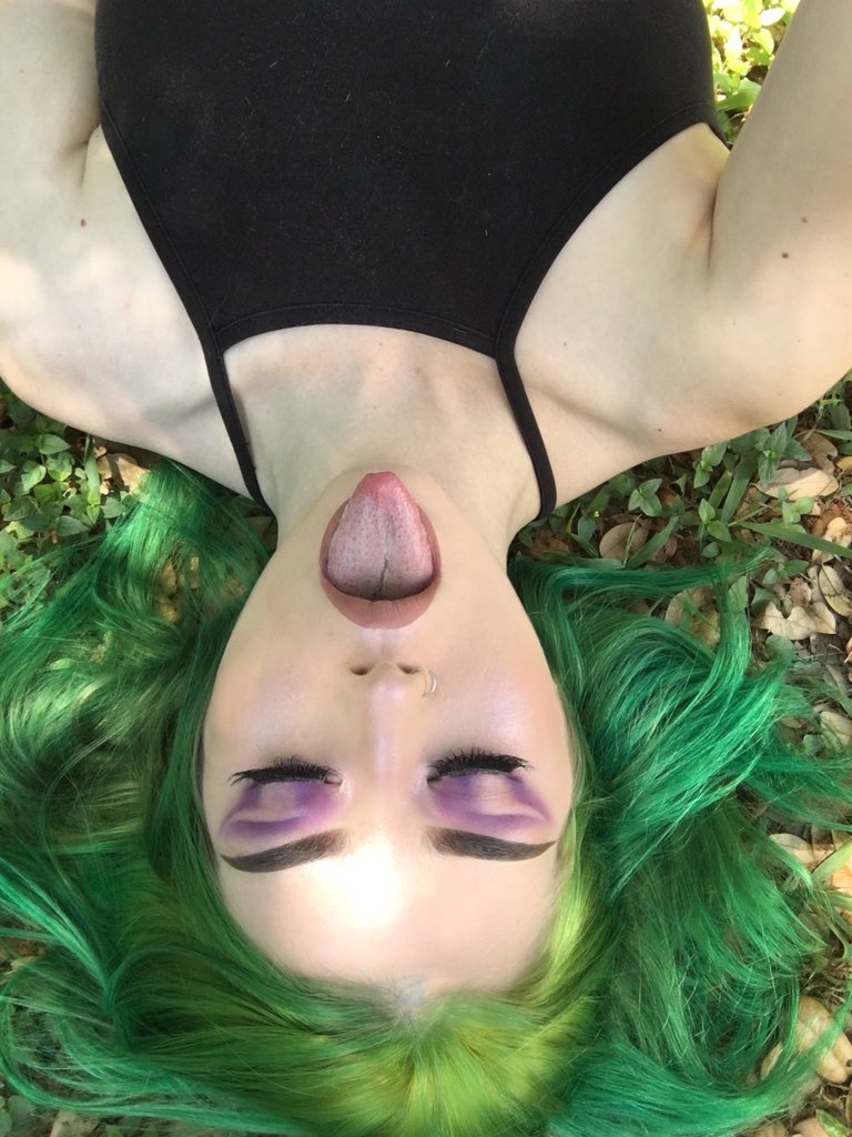 Been playing with different eyeshadow looks, feeling more creative than usual