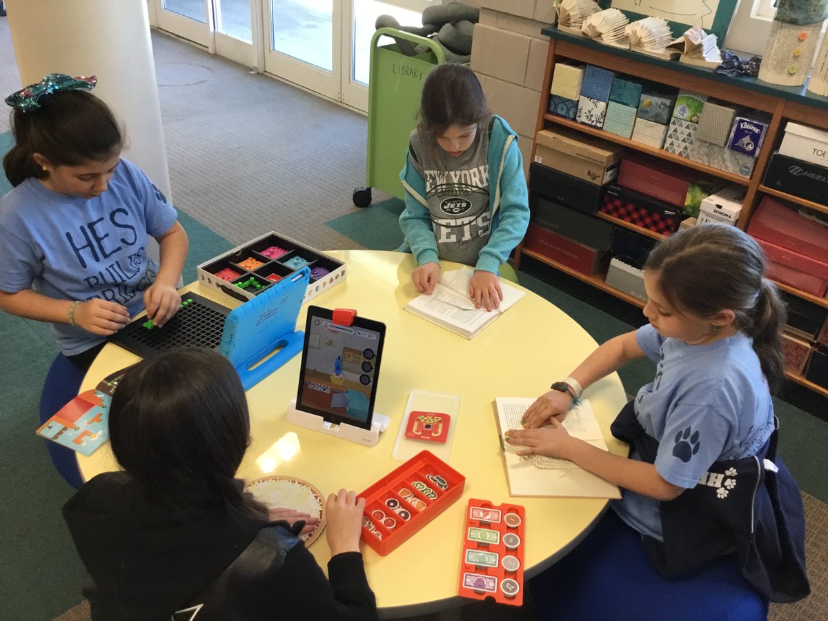 Mrs_Storz's tweet photo. HES students are creating and having fun during recess makerspace groups! #HESMakerspace https://t.co/R1LDqwM7Vp