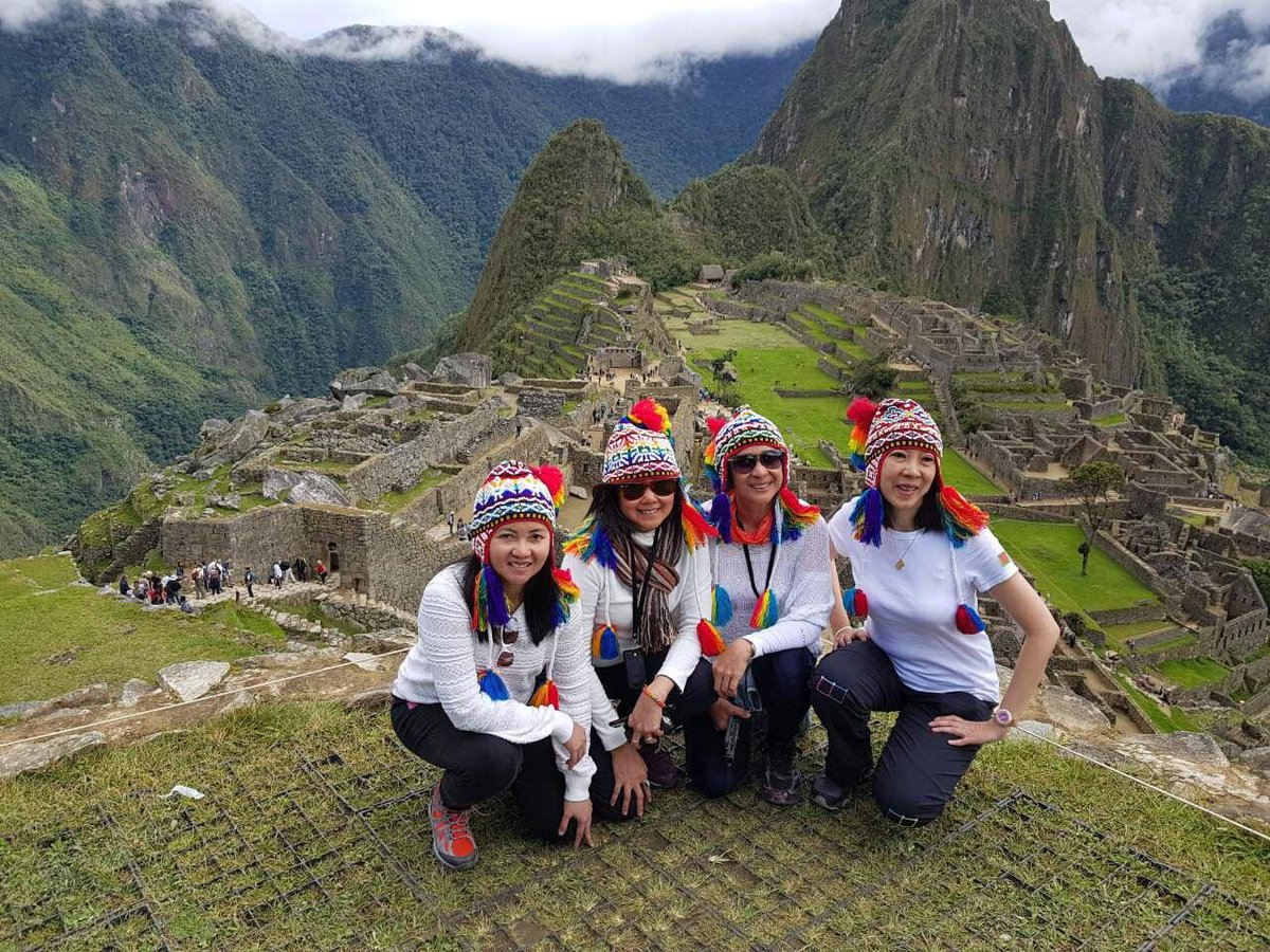 acrossar's tweet photo. Si compartir tiempo con #amigos siempre es algo bueno, imagine lo #maravilloso que puede ser potenciar ese tiempo en un #viaje juntos!! Eso es lo que hicieron nuestras recientes #viajeras de Filipinas: viajaron por #Peru #Argentina y #Brasil , las fotos hablan por sí solas! 💕 https://t.co/dR8yVmbnvT