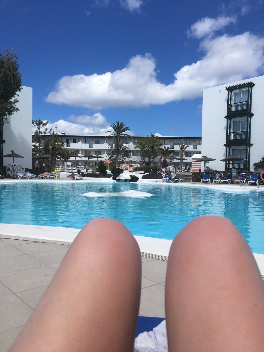 emilyagallagher's tweet photo. #holidays https://t.co/3MLbB9ADRL