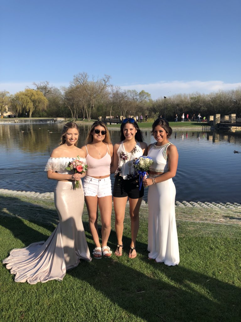 OakLawnCheer's tweet photo. I have to brag, our girls looked phenomenal at prom https://t.co/ScpNe01tCd