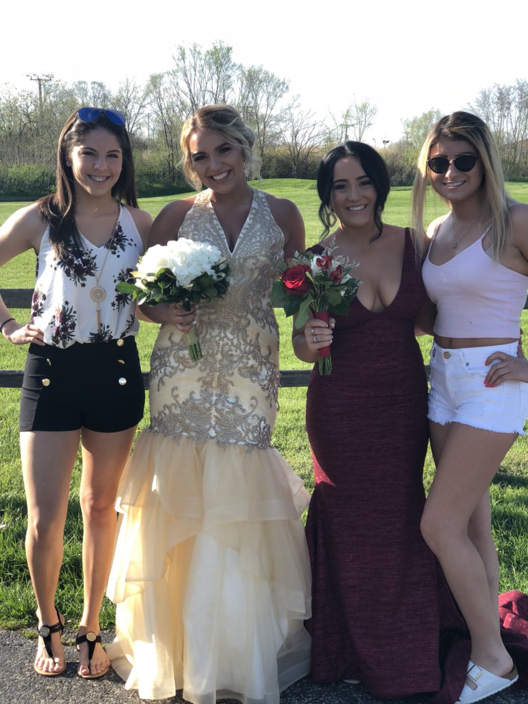 OakLawnCheer's tweet photo. I have to brag, our girls looked phenomenal at prom https://t.co/ScpNe01tCd