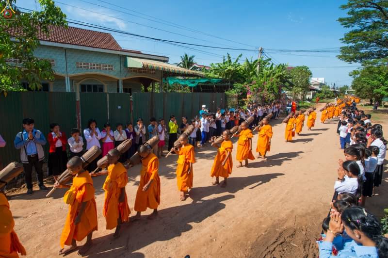 giantcat2561's tweet photo. ธรรมยาตราองอาจ ประกาศธรรม พัฒนาวัดขจัดกิเลส..
สามเณรนับพันรูปจากโครงการบรรพชาสามเณรประเทศกัมพูชา1,000 รูป เดินธรรมยาตราที่ Battambang Province ,Cambodia
วันที่ 3 พฤษภาคม พ.ศ.2561

ชมภาพชุดที่ Link BlogSpot
https://t.co/fN3KjTqqS3

ชมภาพชุดที่ Link Facebook
https://t.co/bqurcHpqIa https://t.co/gqsjlKMDTT