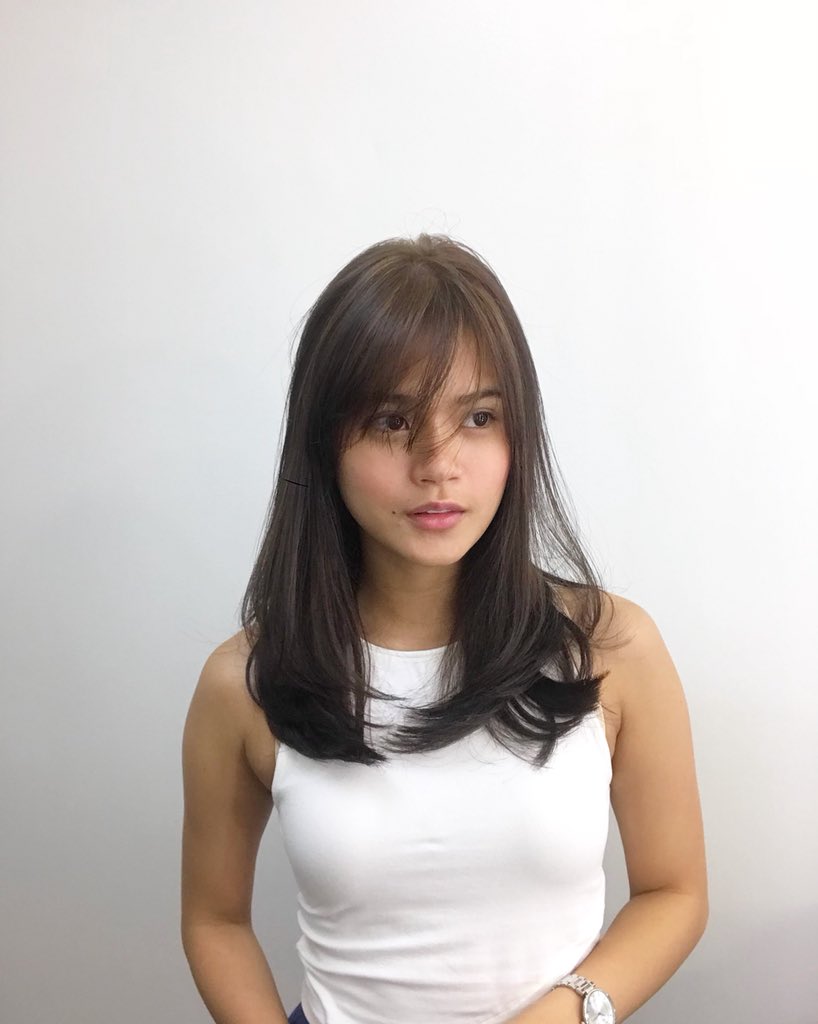 Ganda grabeeee grabeee grabeeee 💙 Dalas dalasan mo pagka bored mo Mars tingnan natin ano nanamang gagawin mo HAHAHHA <a href="/MissMarisRacal/">Maris Racal</a>