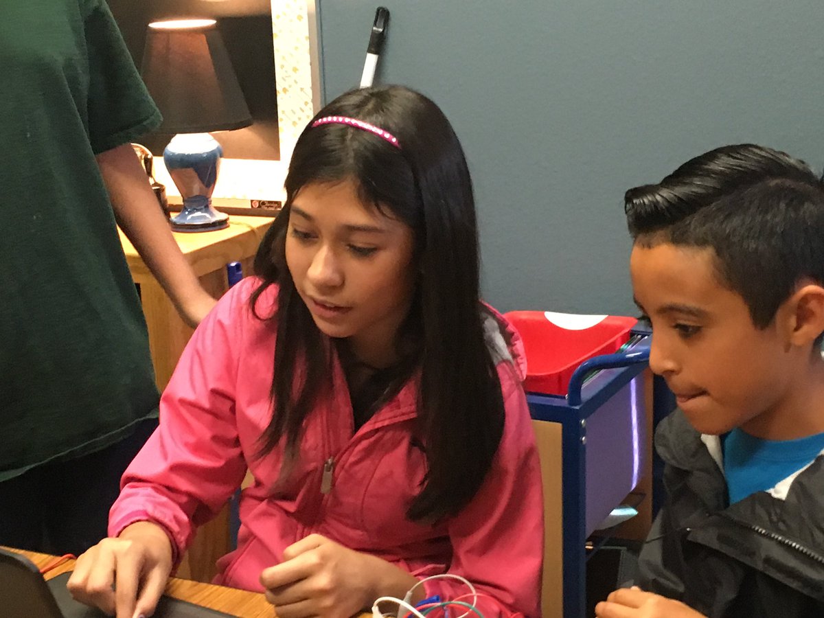 ksukauffman's tweet photo. Makey Makey Experts!!#InvaderPride https://t.co/J7czvWSC2w