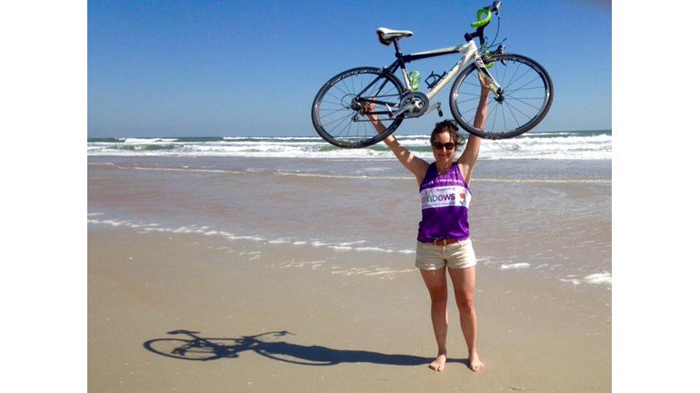 VictoriaElmer's tweet photo. Solo 28 day Cycle Across America Complete, California to Florida &amp; a very truly fabulous £3,500 raised for @RainbowsHospice. #cycleacrossamerica https://t.co/rpT7Jh23LH https://t.co/O7Hgwx9CC8
