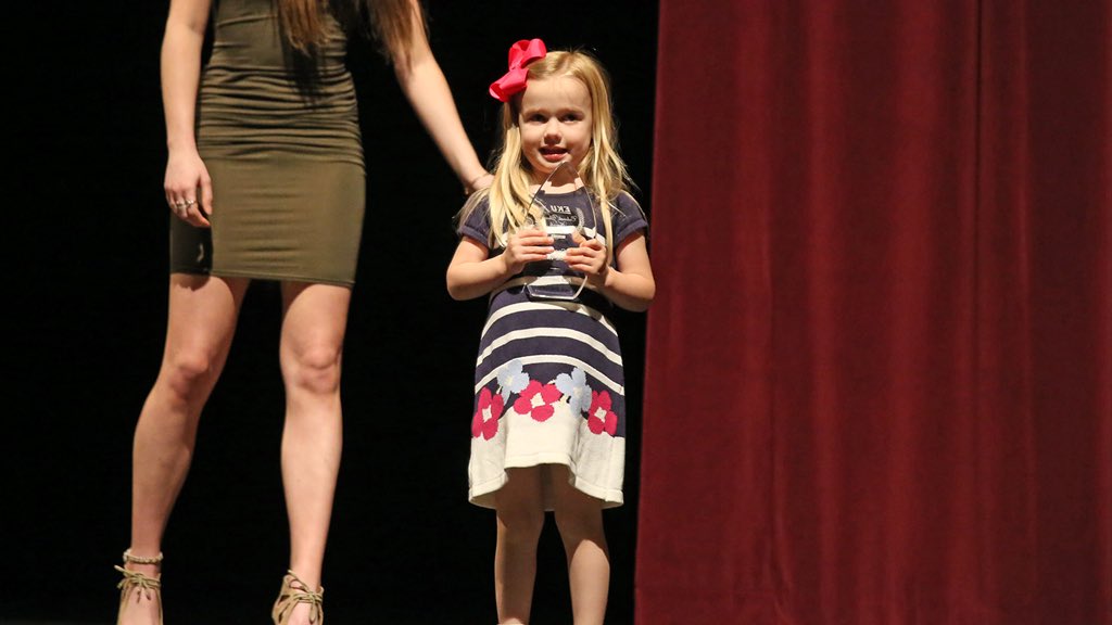 EKU_XCTF's tweet photo. Coach Erdmann’s granddaughter, Emmie, accepting his ‘Coach of the Year’ award at #CCA2018.

Cutest thing ever?

Cutest thing ever. https://t.co/kCvGOoX9e6