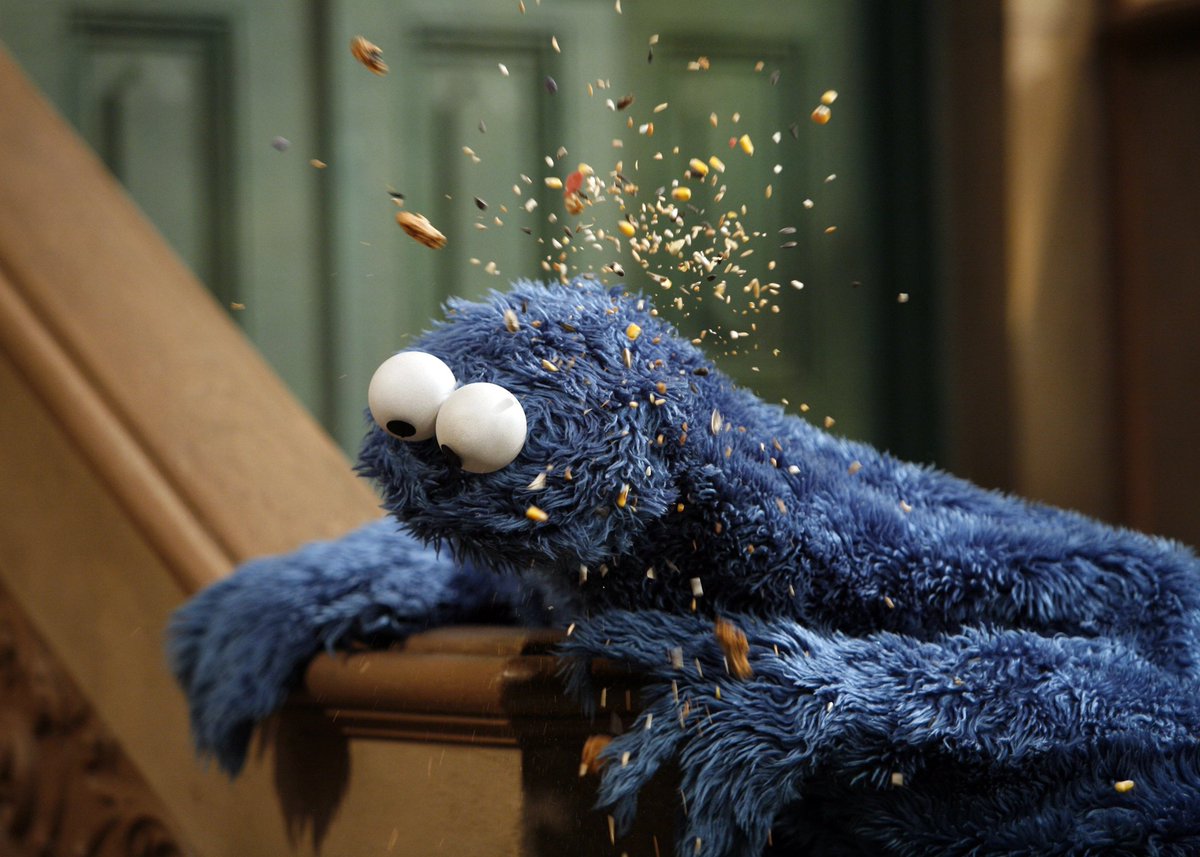 MeCookieMonster's tweet image. If dat the way da cookie crumbles, then me will just eat all da crumbs! #MondayMotivation