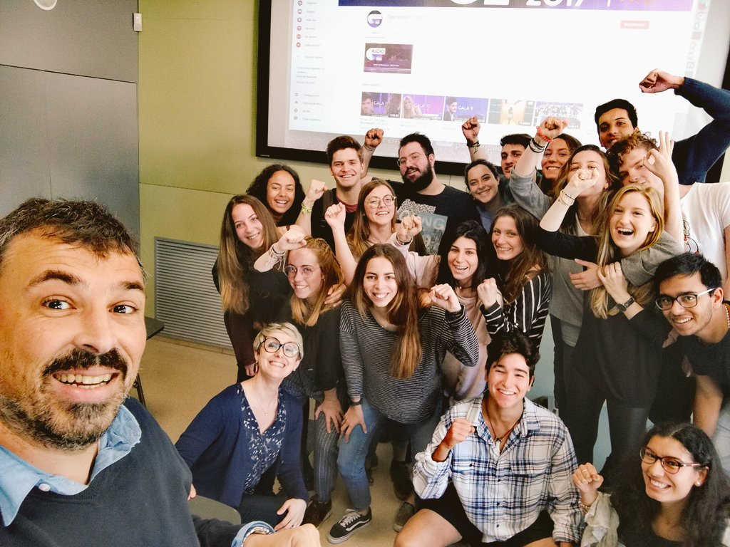 AlbertVico's tweet photo. ¡Muchas gracias @Giorgiabcn por la invitación! La clase de Nuevos Medios de @BlanquernaFCRI es un TRIUNFO TOTAL ✌️🤓 #OTDirecto7Mayo #TalentBlanquerna https://t.co/WQR6CTiiaM