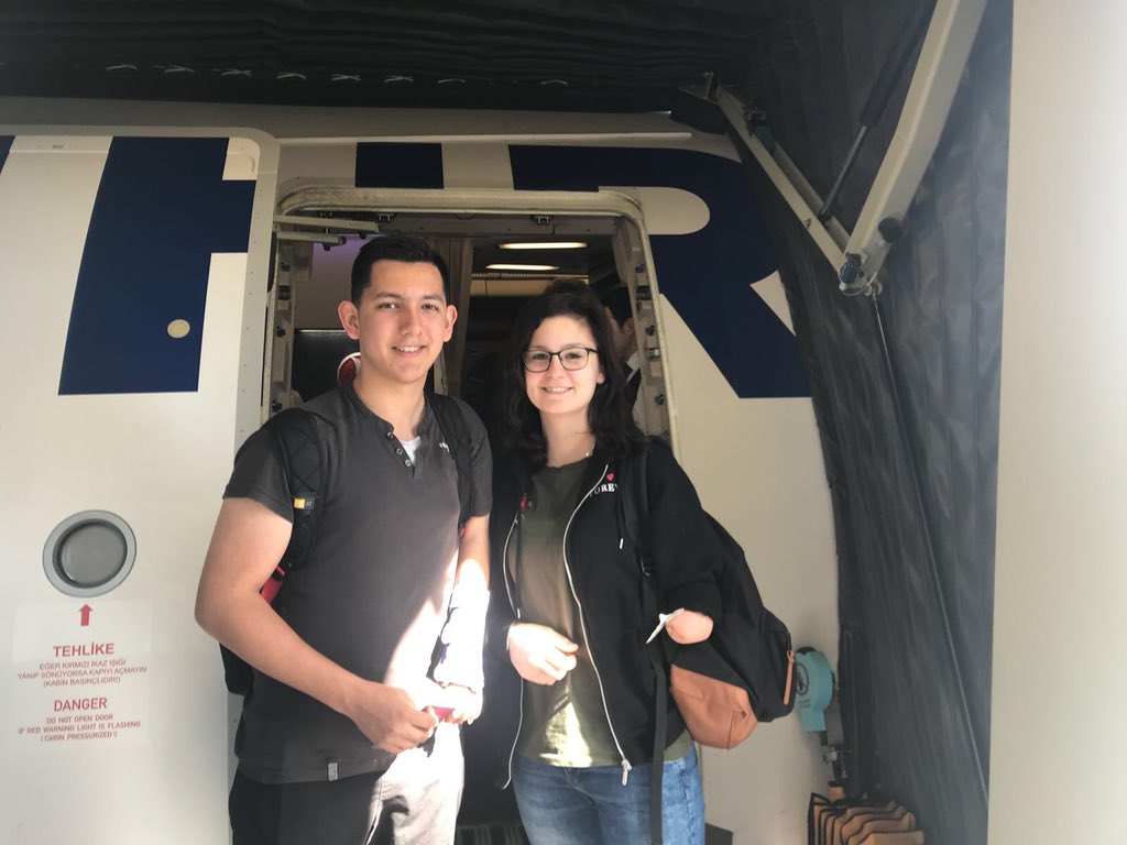 Megan Hollander en Joshua Donker spelen deze week de Turkish International Para-badminton. Het eerste toernooi voor de nieuwe bondscoach Eefje Muskens. Mark Modderman moest zich helaas terugtrekken vanwege ziekte. Succes allemaal #parabadminton @ralfvanderrijst