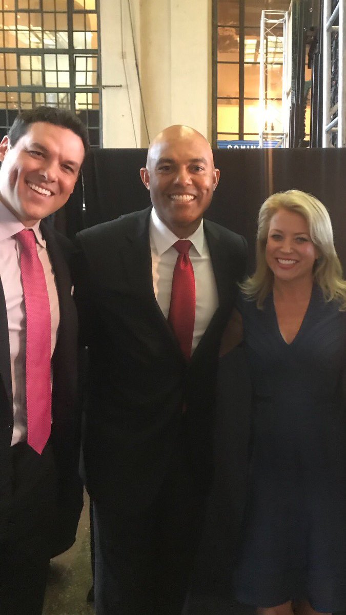 joecartertv's tweet photo. Congrats to all of the @NJHallofFame inductees. Great to meet baseball legend @MarianoRivera , business titan @SteveForbesCEO and Ace @Al_Leiter22. Great job presenting @SusanHendricks https://t.co/KCA9SRLS0N