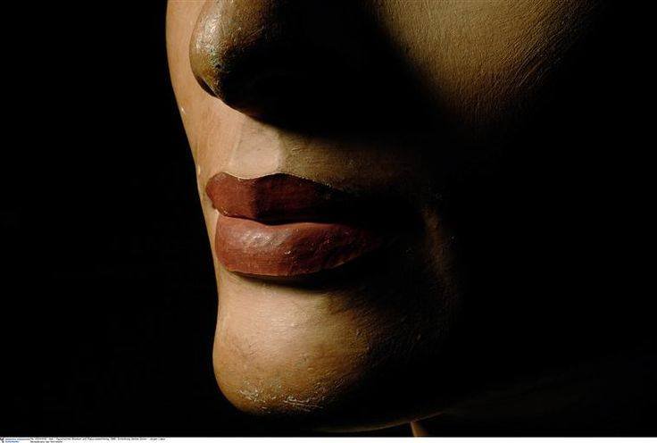 antinousgaygod's tweet photo. #Nefertiti NOT buried in #Tutankhamun's #tomb! Final #radar tests reveal NO #hiddenchambers, experts have announced. This third series of scans in 3 years quashes claims that secret #Tut #chambers might hold queen's mummy and treasures. Report: https://t.co/m2vbFlqNnm https://t.co/Ypda7DwWhr