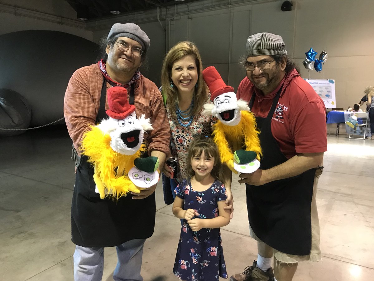 PhiladelphPUSD's tweet photo. Lots of fun at the #learningexpo ! Can’t wait for next year!!! #proudtobepusd @PomonaUnified https://t.co/msaMcoDuVh