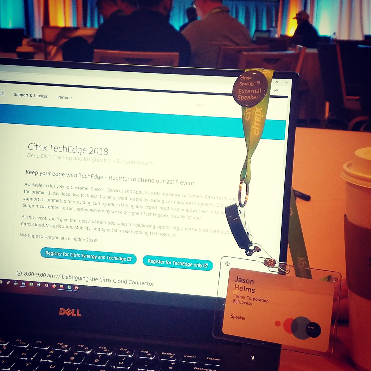 j_helmZ's tweet photo. Going for an art shot because I guess  thats what kids are doing these days.  #CitrixSynergy #CSSTechEdgeGeek https://t.co/02eDkqvtXQ