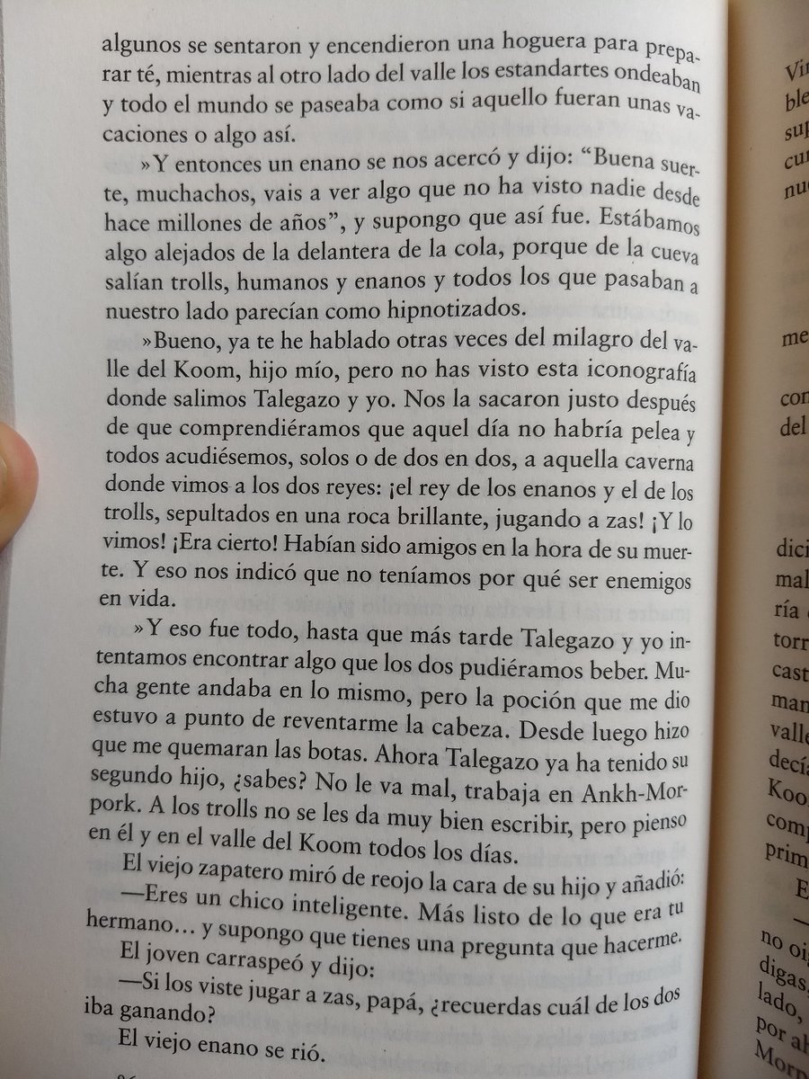 Strengian's tweet photo. Explicar en 4 págs lo absurdamente estúpido del racismo
#terrypratchett #atodovapor #raisingsteam https://t.co/C1ttL1xuQY