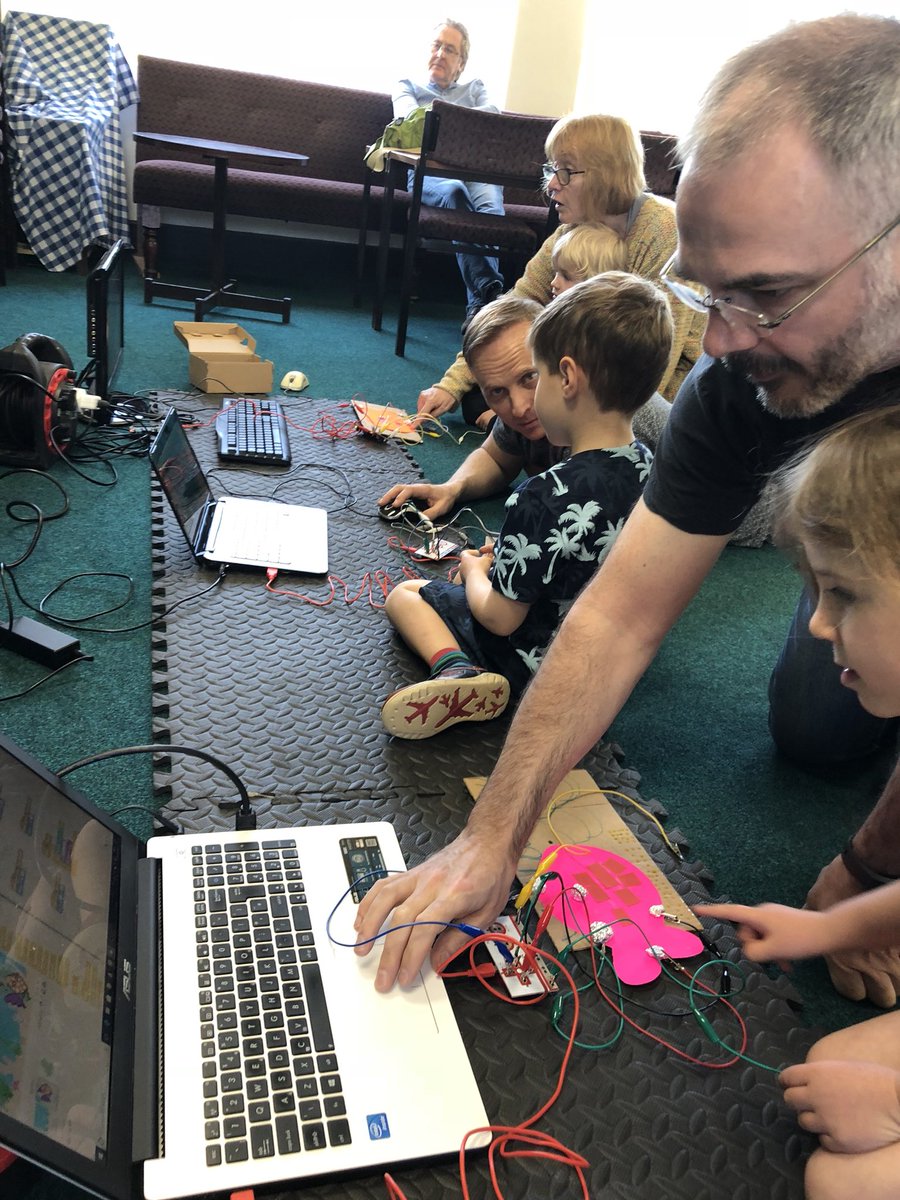 Computing_4Kids's tweet image. Love this picture from our coding club. Kids and adults learning together, experimenting and investigating. #codingfamily #coding #scratch #elearning  #makeymakey