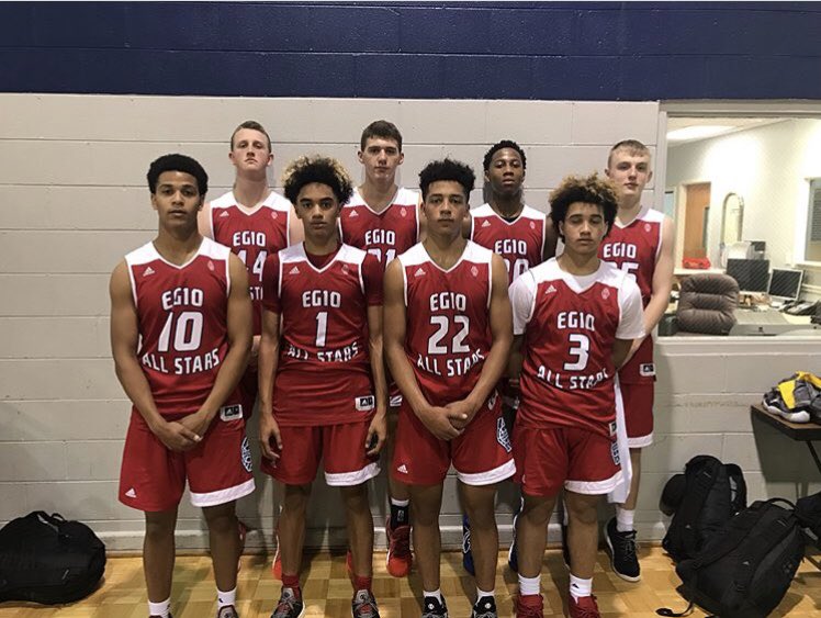TheofficialEG10's tweet image. Solid start for my young guys this summer.  Congrats to 15-16u for qualifying for the @GauntletSeries finale in NYC @EG10_Basketball continue the hard work!!! Also, special thanks to the coaches and parents for all your hard work 🔵🔴