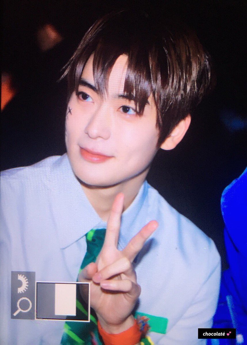 こっちゃん 금음 やばい 今更ながら 君の名は を見てるけどキュンキュンして面白い まだ途中なんだけどね 続き見るのが楽しみだな ちなみに去年のハロウィンにジェヒョンくんが君の名はの たきくん の仮装してました