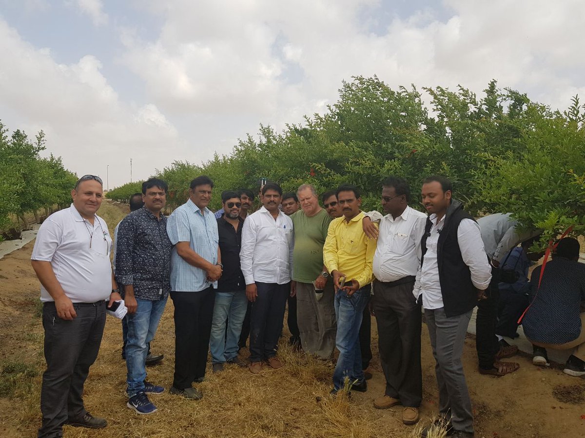 Bashirshaik5's tweet photo. #ఇజ్రాయెల్ పర్యటనలో MLA #ఏలూరి_సాంబశివరావు గారు
#పుట్టిందిరైతుఇంట
#పెరిగిందిరైతుబిడ్డగా
#చదివిందివ్యవసాయశాస్త్రం
#ఎదిగిందిప్రజాప్రతినిధిగా
ఒక ప్రాంత ప్రజాప్రతినిధిగా నిత్యం ప్రజా సమస్యలు, అభివృద్ధి సంక్షేమం అంటూ తిరిగే పర్చూరు శాసనసభ్యులు ఏలూరి సాంబశివరావు గారి మదినిండా వ్యవసాయమే https://t.co/3IvrVRUlsZ