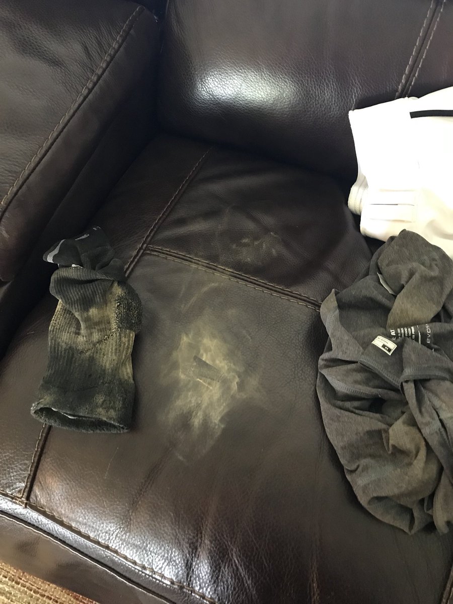 lizandersonrn's tweet photo. If youโre not dirty, you didnโt play hard enough LOL!!!! ๐ท๐ท
#prewashing
#soakingfordays
@jasanderson5036 @gracie_lynn44 https://t.co/rqF0aG8axV