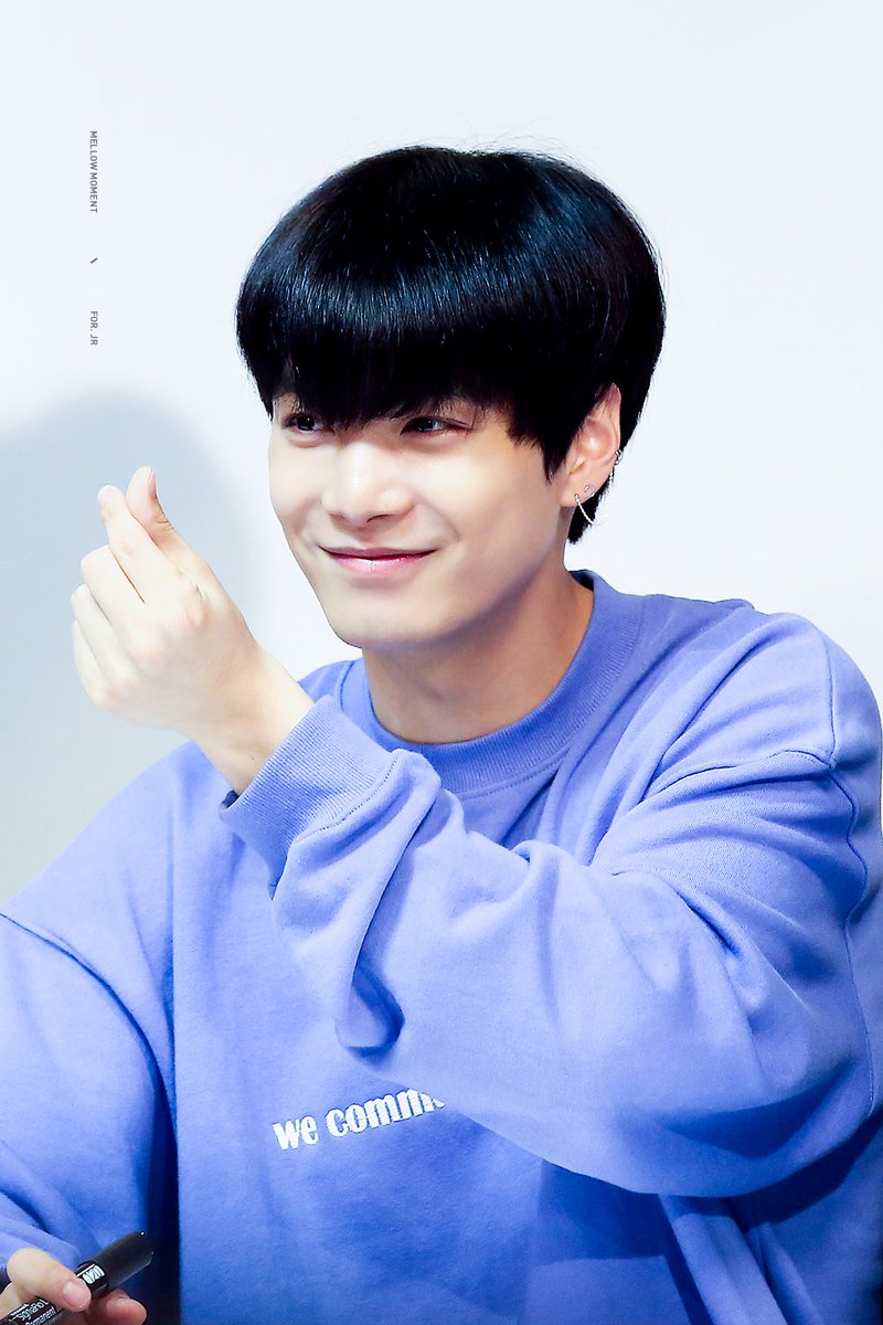 jr_moment's tweet photo. 김종현 진짜 최고다!🐢🎉
#김종현 #JR #종현 #뉴이스트W 
#쩨알 #Kimjonghyun #Jonghyun https://t.co/kVyqrp5MxC