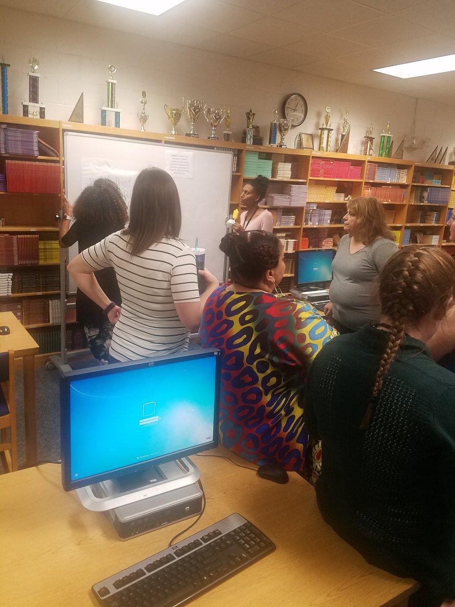 DosesofDula's tweet image. Ligon&apos;s ILT team introducing staff to the IPG.  #greatreflection. @ligonmiddle @ospina_marilyn