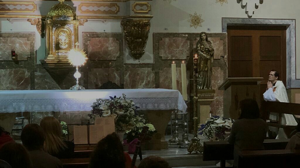 Damaso_Perico's tweet photo. RECUPERADA LA #ADORACIÓN

De la #RenovaciónCarismática de #Benicarló.

Hoy hemos comenzado y se notaba una fuerte presencia de Dios. 

1os lunes de mes, a las 20 h, en S. Bartolomé.

El resto de lunes, reunión del grupo a la misma hora.

#IglesiaenBenicarlo #Oracion #Fe #Religion https://t.co/OriSwM8tCp