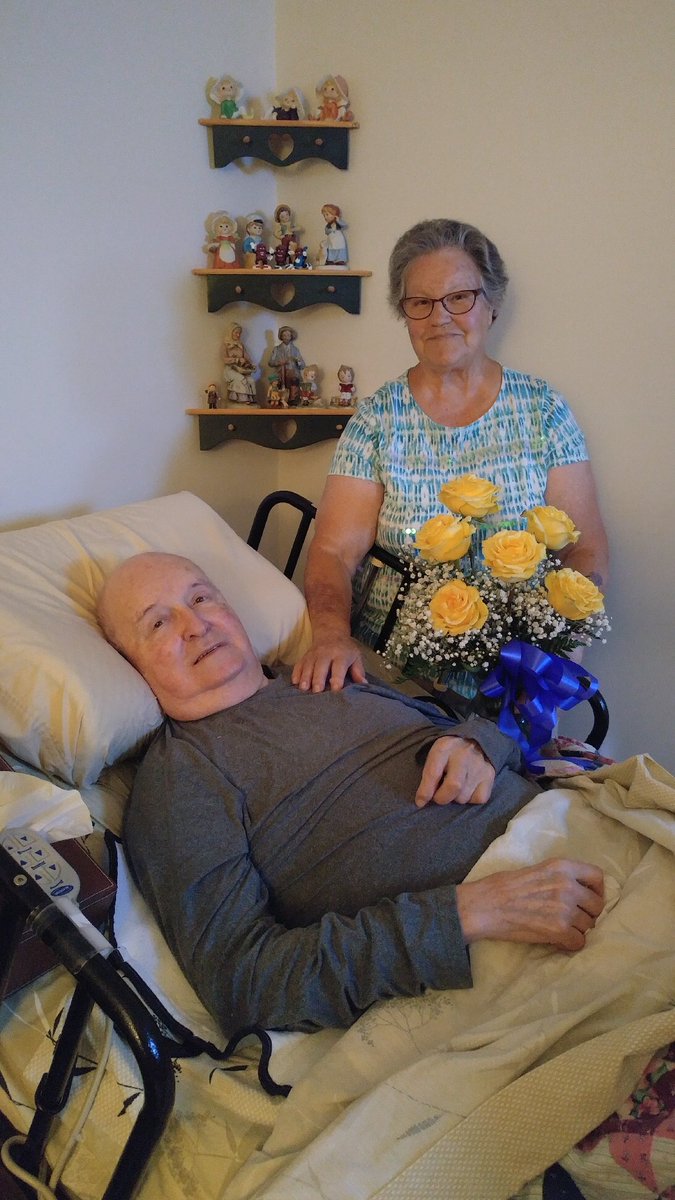 AnnaKristenG's tweet photo. Posting for the first time in a long cause look how cute my grandparents are 😭 https://t.co/cIoPFVOXOH