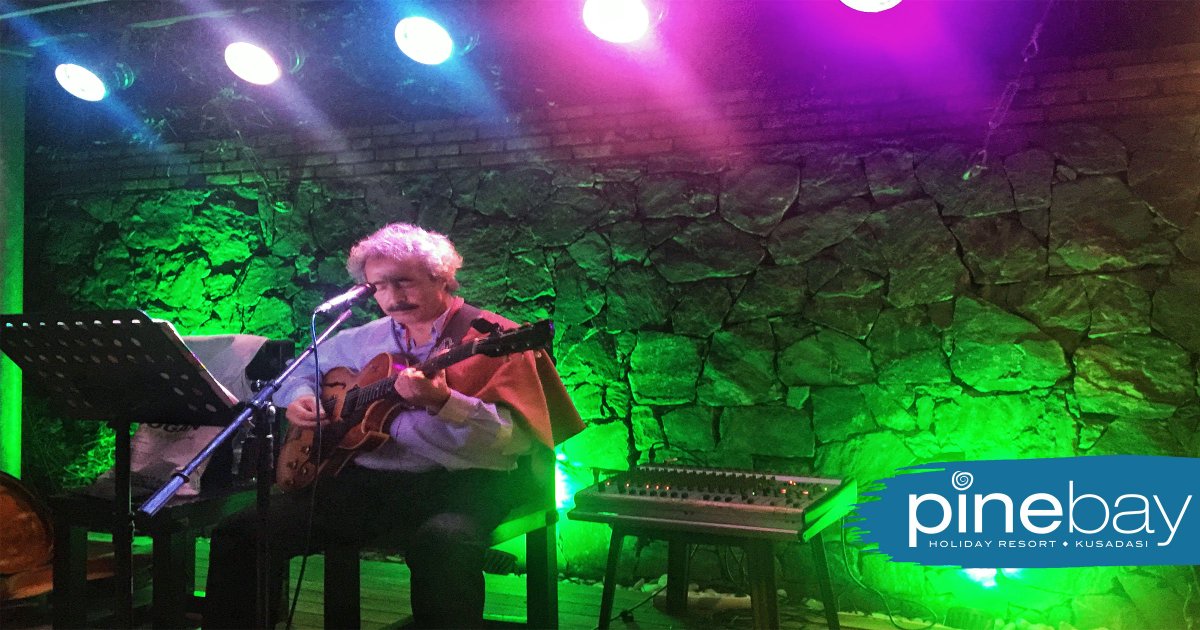 PineBayKusadasi's tweet photo. Müzik ruhun gıdasıdır, Pine Bay Holiday Resort'te Canlı Müzik eşliğinde keyifli akşamlar #livemusic #canlımüzik #kusadasi #pinebay 
Music is a soul food, enjoyable evening with Live Music at Pine Bay Holiday Resort #holiday #summer #summer2018 #eğlence https://t.co/cRqD1fEQeq