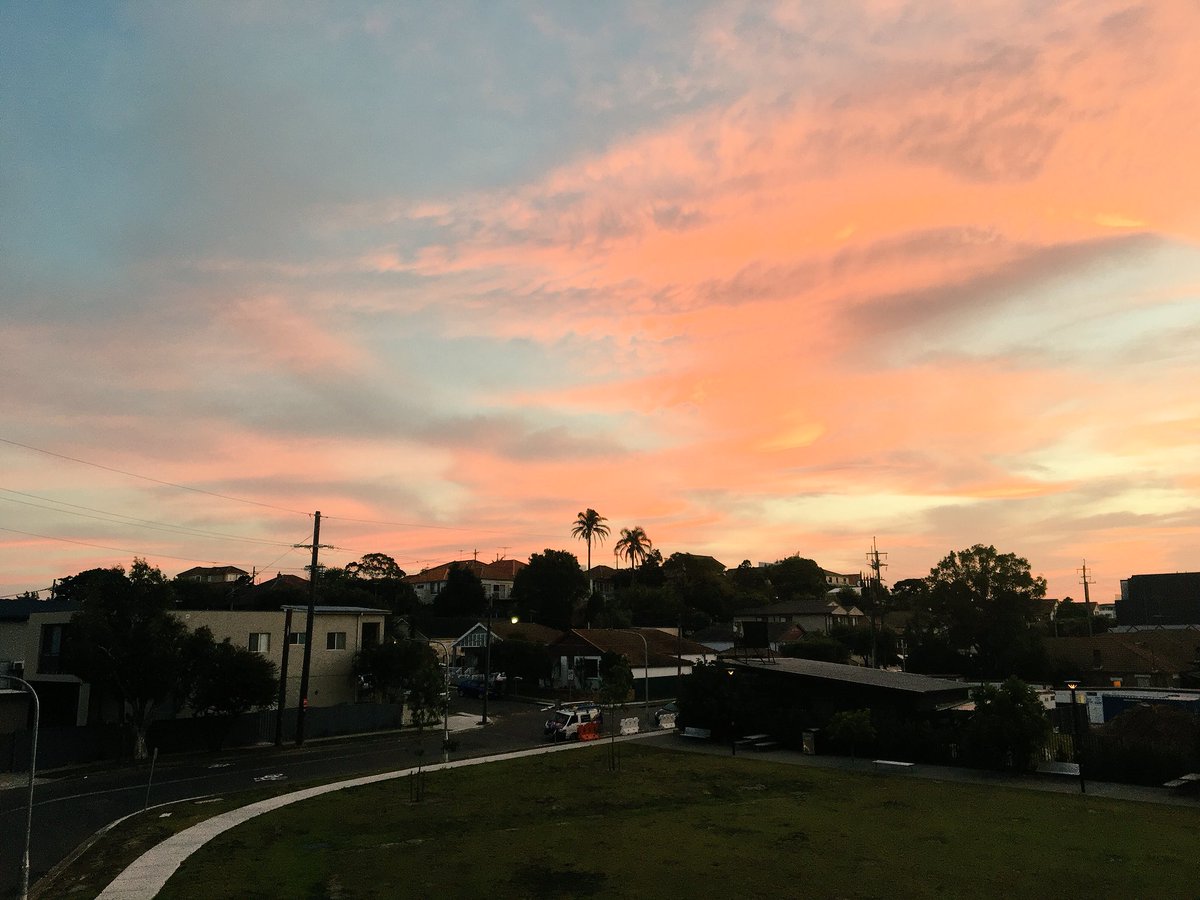 Sydney’s blue skies and fairy floss clouds #Tuesday #pinkclouds #goodmorning