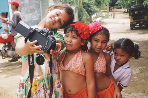 #Selfies are more fun in #Colombia! Join us for our #photography summer camp in Cartagena, Colombia this summer! Click for more info: ow.ly/fidW30jStw7 #selfiegamestrong #outsidethelens #peacecorpscolombia #photography #youth #travelmore #summercamps2018