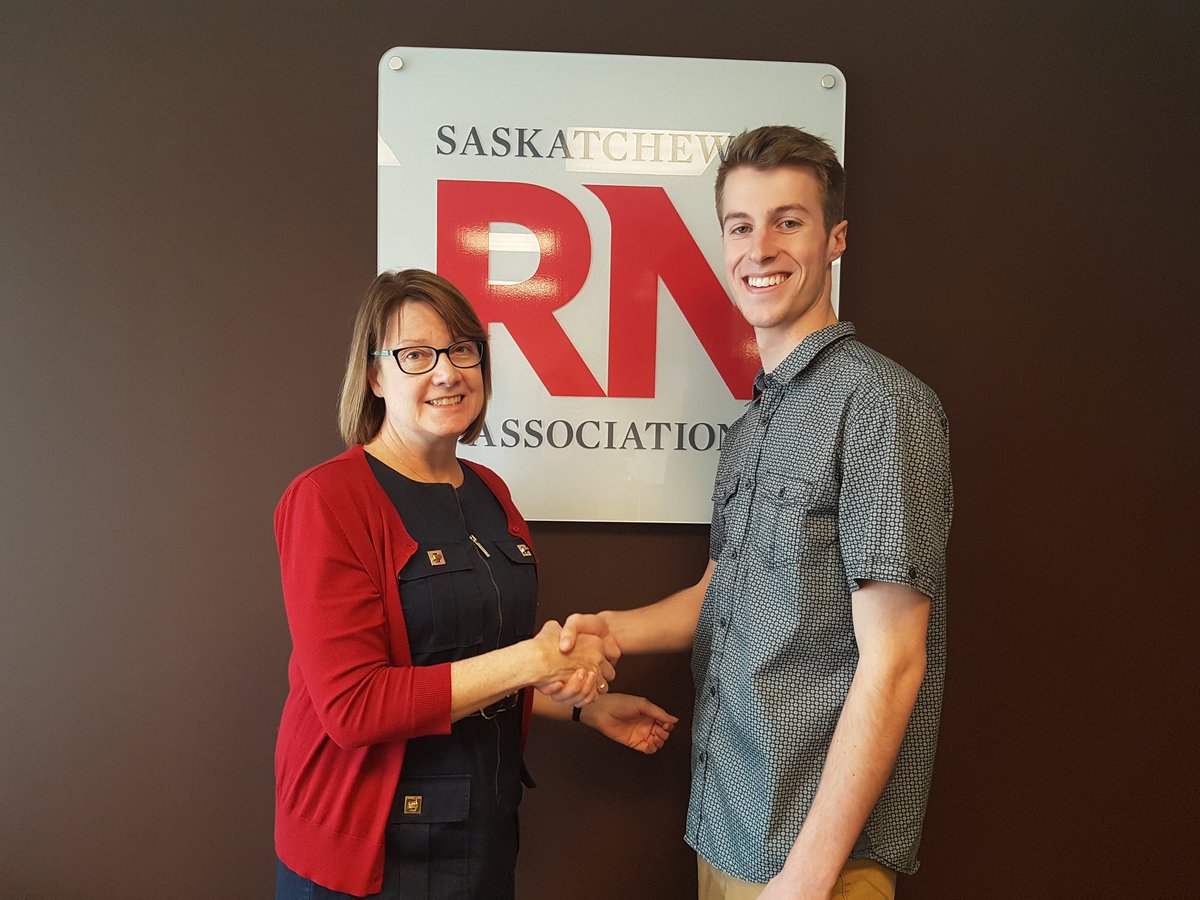 TrisDigs's tweet photo. Awesome meeting with @CarolynSRNA about student involvement in the professional association! I could not be more excited about how much they want to be involved in student life. #NationalNursingWeek https://t.co/UTQcZMrb0d