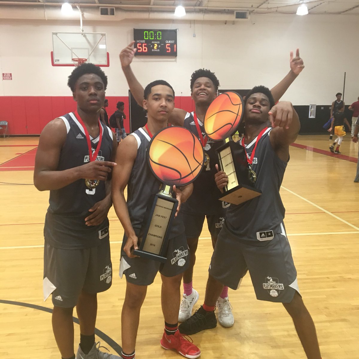 <a href="/HankampScott/">Scott Hankamp</a> <a href="/miwarriors1/">Michigan Warriors</a> 17u Guards!!