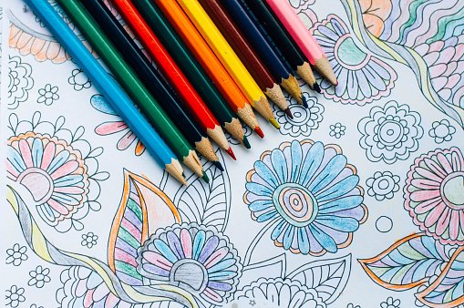 PhxLibrary's tweet photo. Shake off the school year &amp; get a new vibe w/ #colortocalm programs @ Ironwood. Clear your mind &amp; relax w/ a coloring sheet or two. Just…let go! https://t.co/B5mZeYZ0Mk #adultcoloring #phx https://t.co/uNML1v2bwt