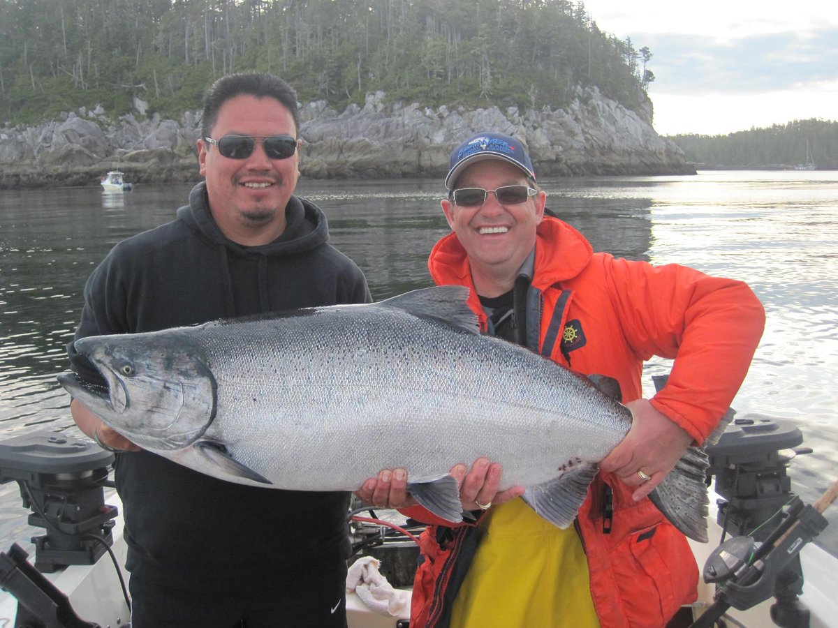 AHOYBC's tweet photo. Nice catch! RT @ShearwaterBC: https://t.co/0o7cWutteN #Salmon #Fishing #Canada #Ecotourism #vancouver #WestVan #NorthVancouver #Burnaby #vanpoli #NorthVan #yvr #VanRE #Kitislano #PointGrey #Whistler #whistlerblackcomb #Seattle #BCRE https://t.co/3MDm9zmxmz